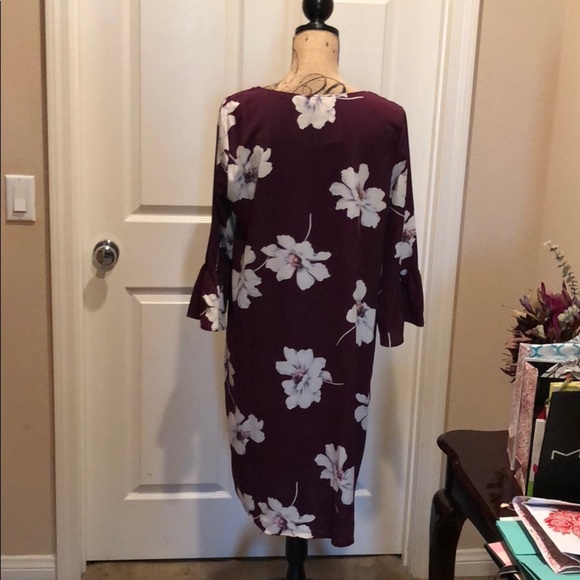Burgundy floral print Dress - Picture 7 of 7
